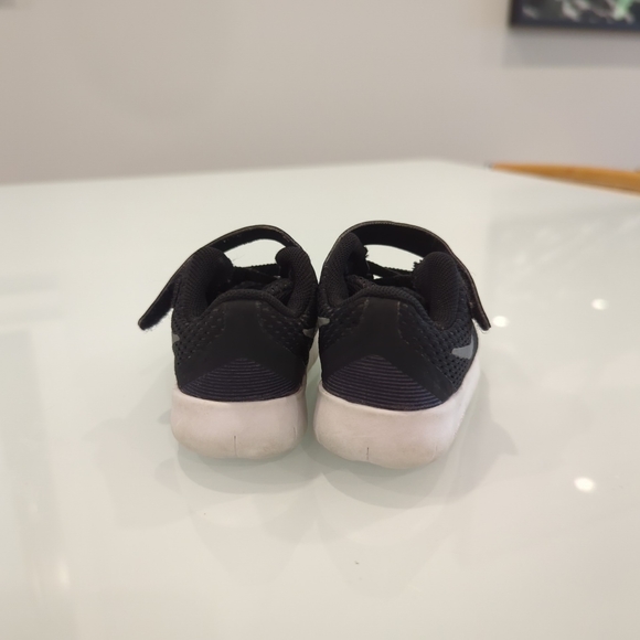 Nike sz4 free run tdv - Picture 4 of 6